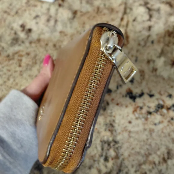 Coach Brown Leather Zip Around Wallet - Picture 5 of 9